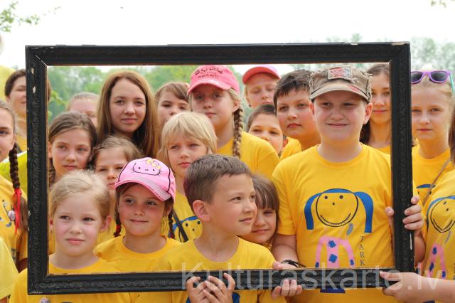 Folkloras kopa "Tarkšķi"